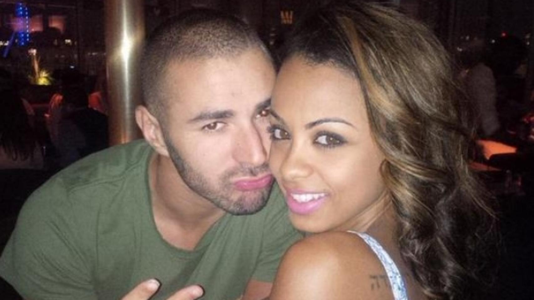 Benzema y la voluptuosa Analicia Chaves este pasado verano.