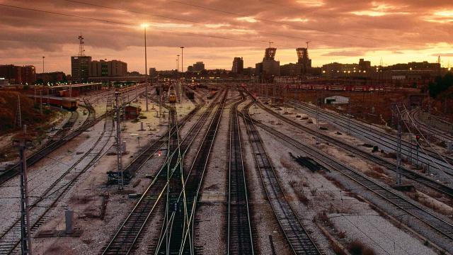 Las vías al aire en la estación de Chamartín.