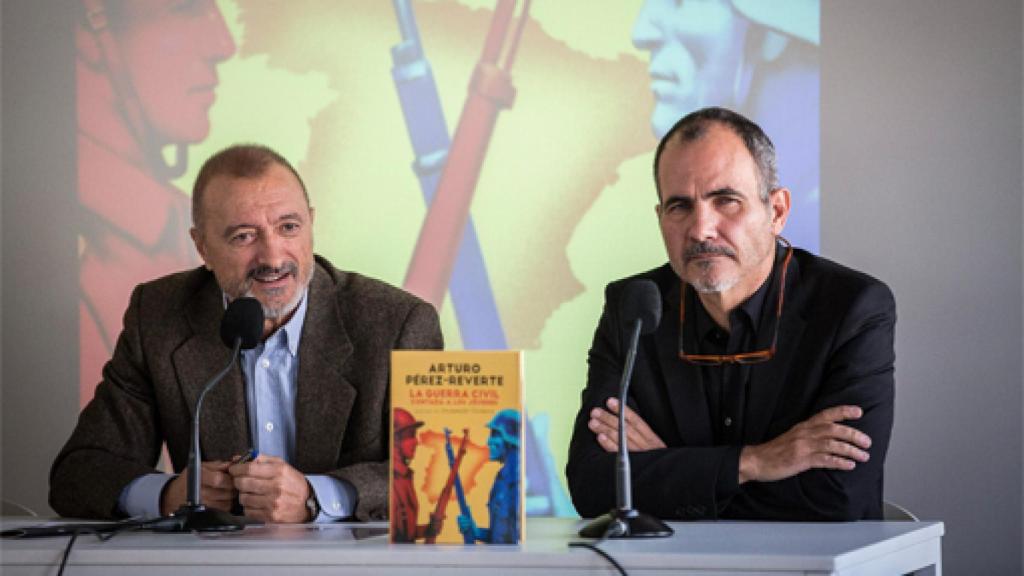 Image: Pérez-Reverte: De nada vale una urna si el votante es analfabeto