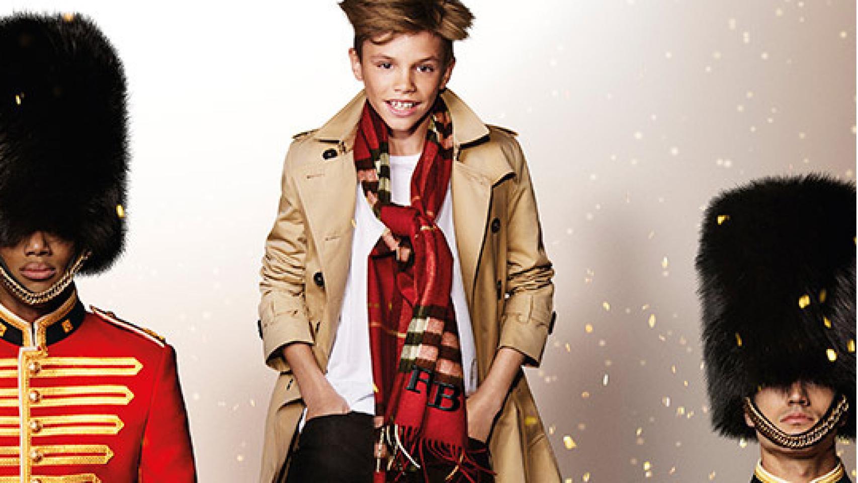 Romeo Beckham en la campaña de Burberry fotografiado por Mario Testino