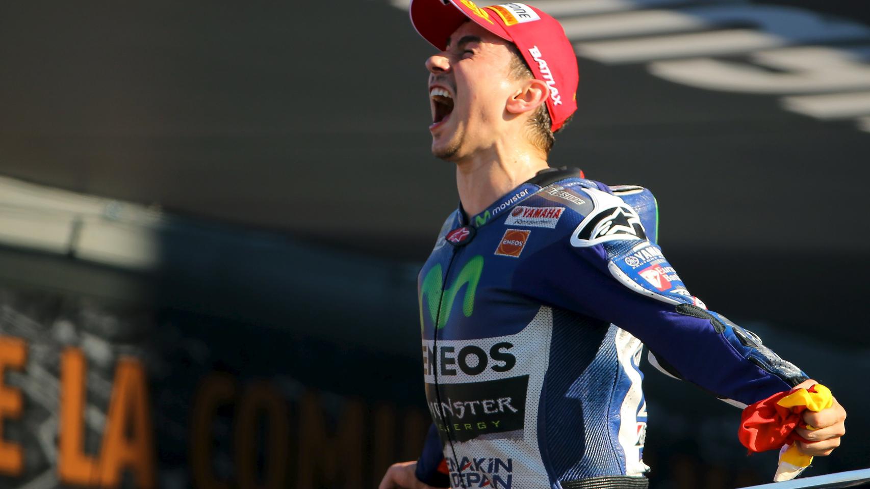 Jorge Lorenzo celebra su título gritando al aire