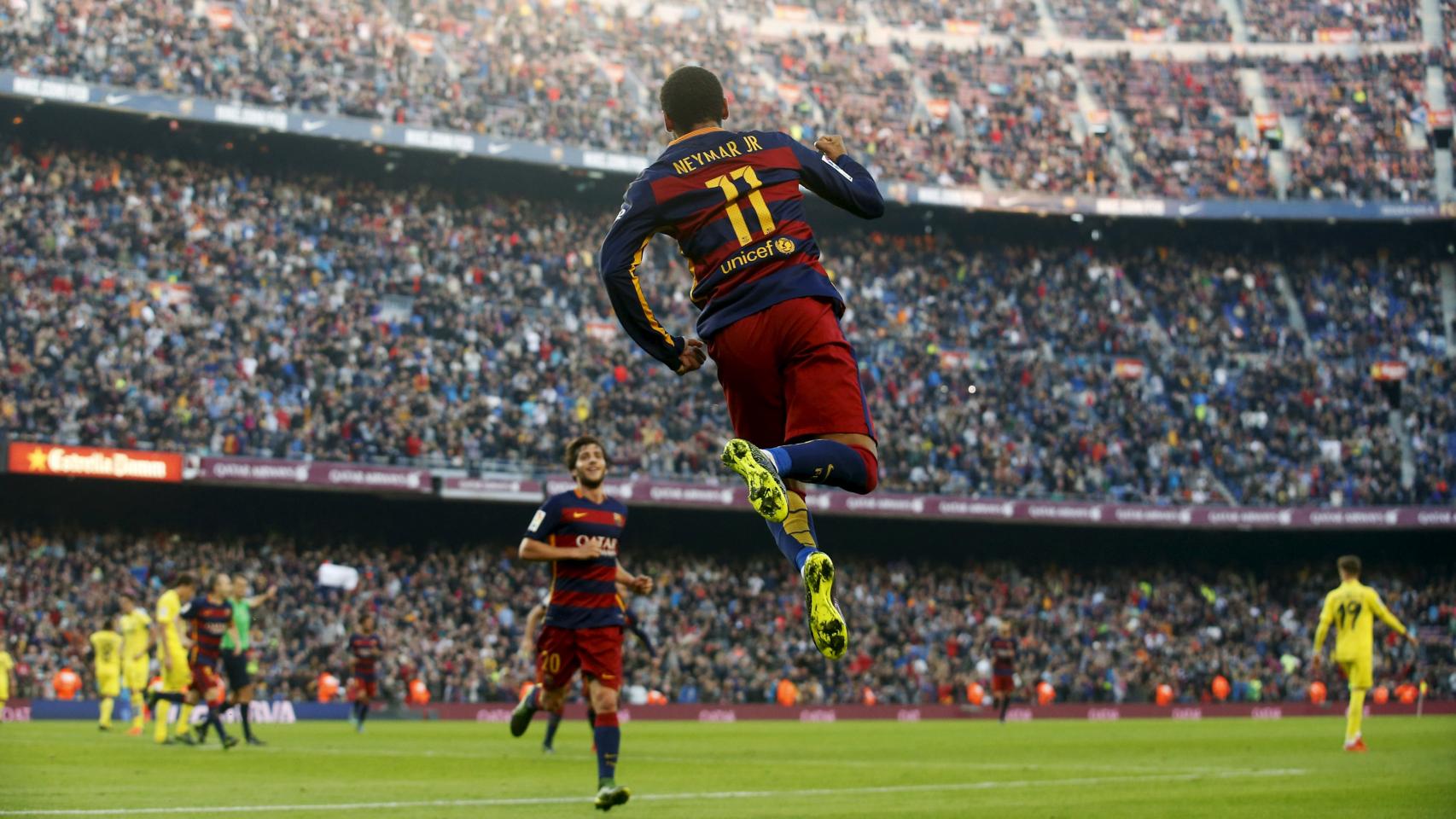 Neymar celebra un gol ante el Villarreal.