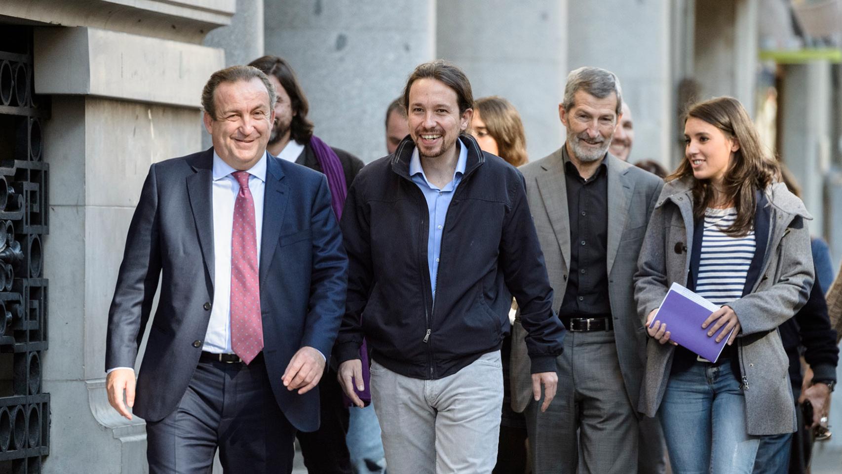 Pablo Iglesias llegó acompañado del exgeneral José Julio Rodriguez.