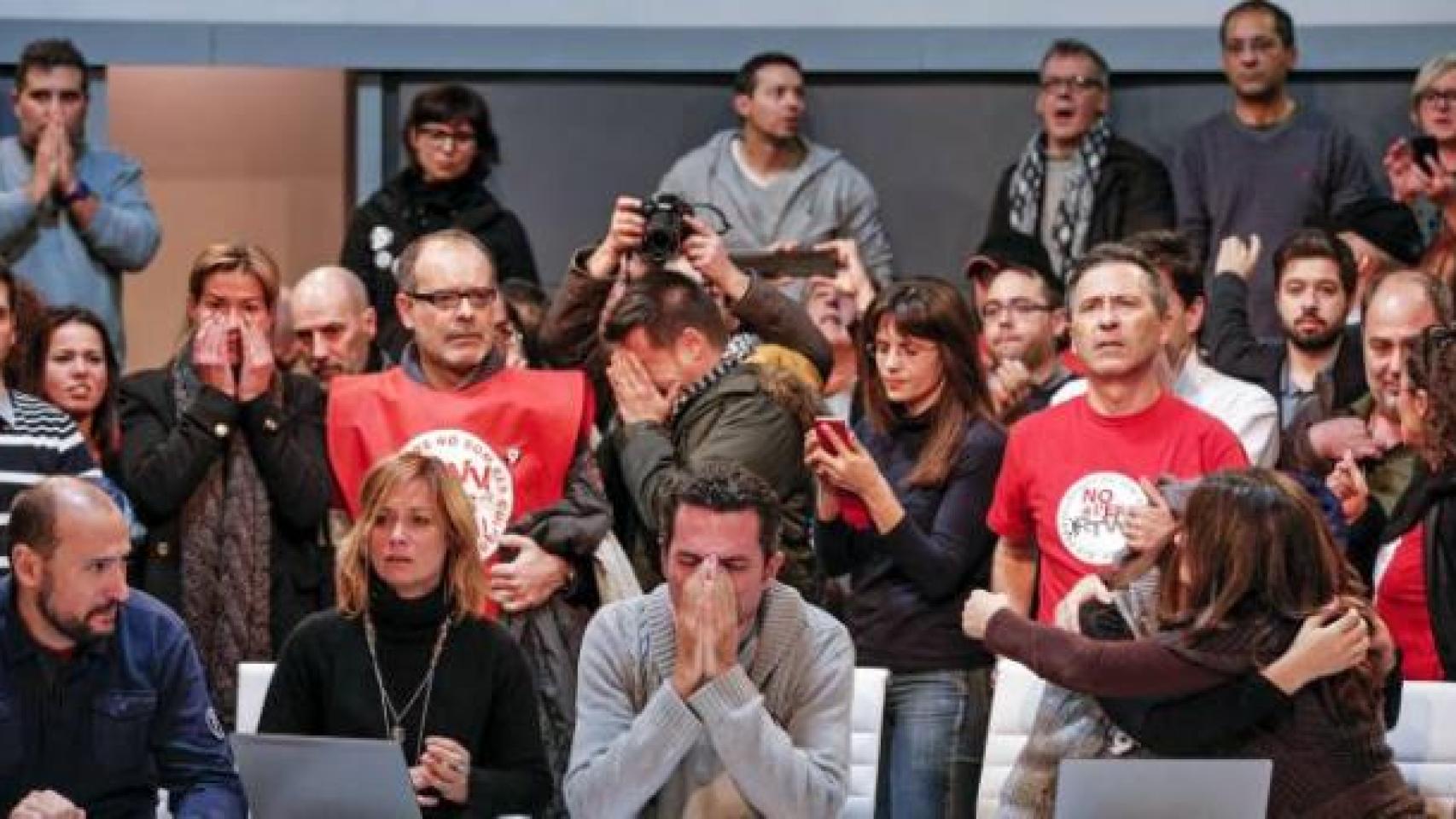 Los trabajadores se enteraro en directo del cierre de las emisiones