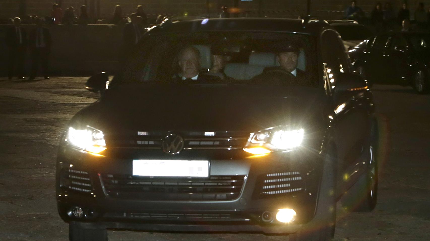 Los Reyes Eméritos en la entrada de El Monasterio de El Escorial