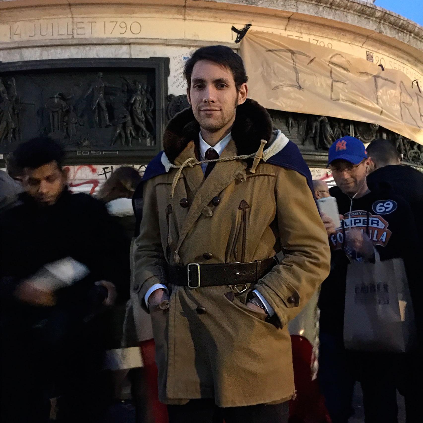 Un parisino en la plaza de la República.
