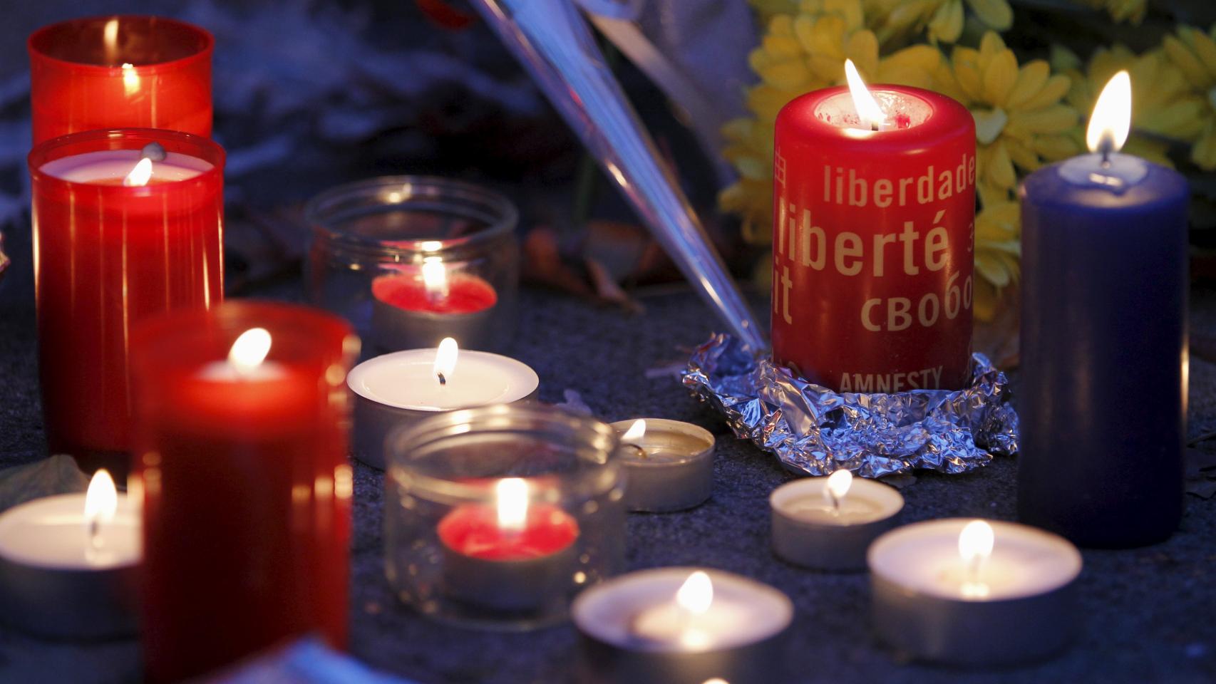 Velas en el consulado de Francia en Ginebra. /