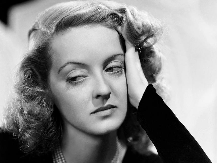 Bette Davis es una de las referencias de la novela.
