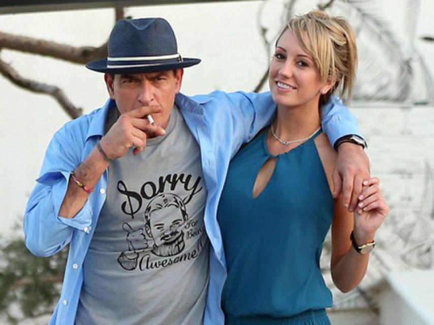 El actor y su última pareja, la actriz porno Brett Rossi