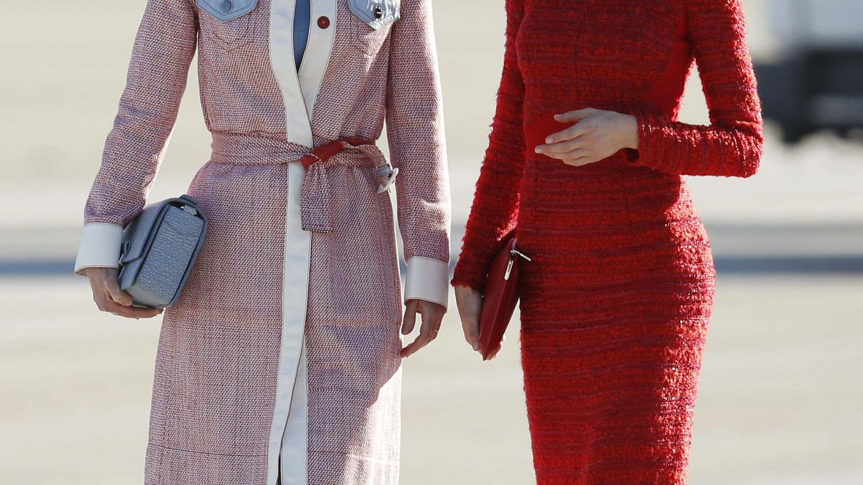 Rania de Jordania y Doña Letizia charlan a pie de pista en la T4