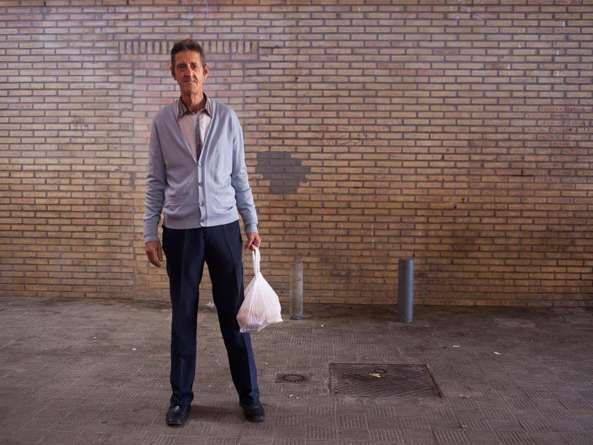 Antonio, vecino de las Tres Mil, afirma que come sólo una vez al día