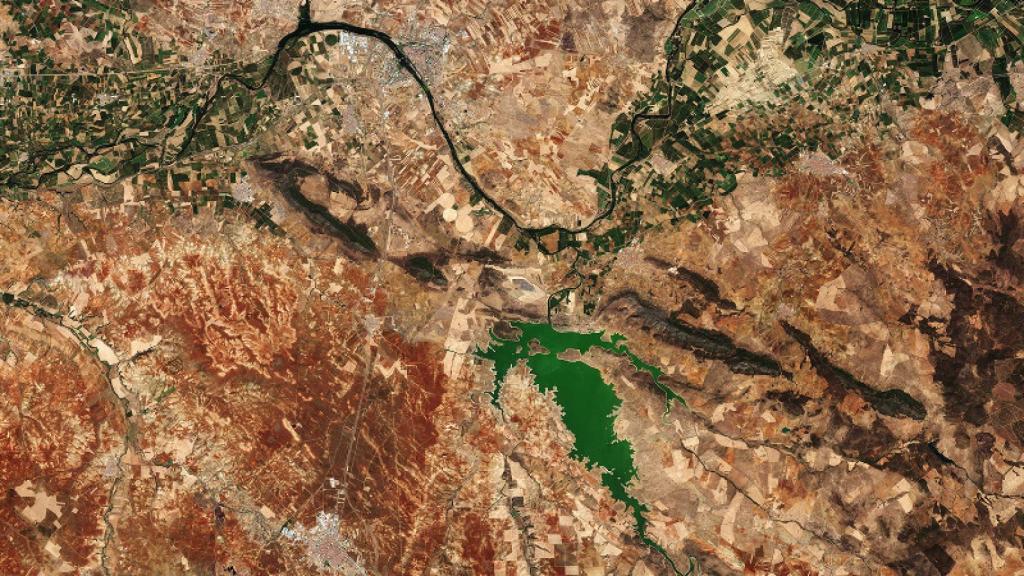 extremadura satelite esa port
