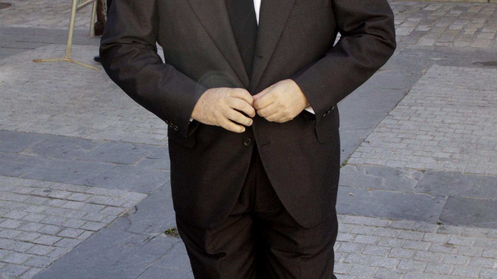 Fernando Martínez de Irujo ha acudido sólo al funeral