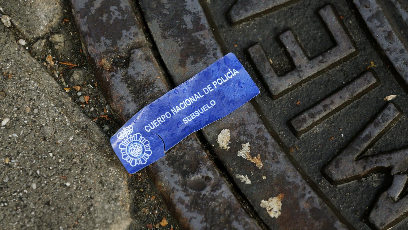 Las alcantarillas, selladas. / EFE