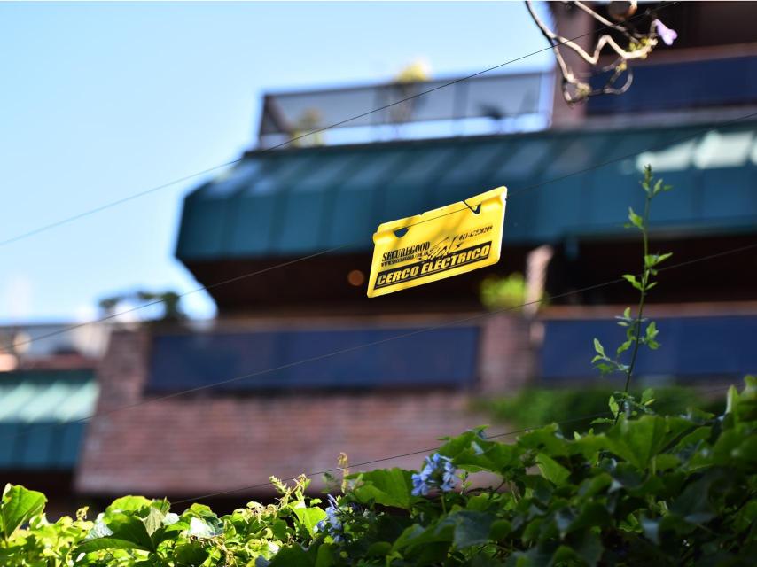 Medidas de seguridad en un edificio residencial de Barrio Parque