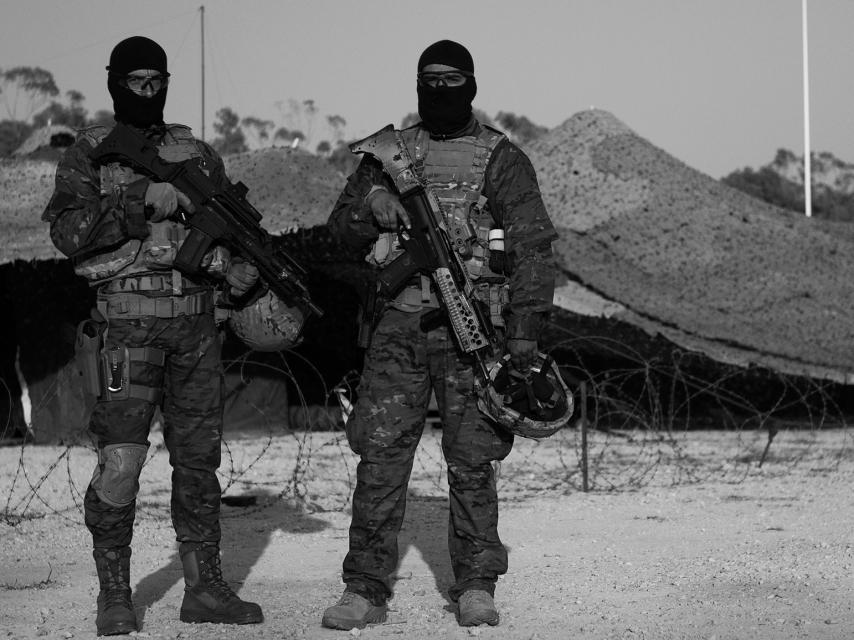 Dos soldados del Mando de Operaciones Especiales.