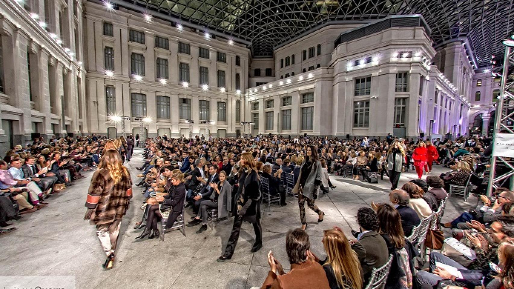 Desfile del peletero Santiago del Palacio en el Ayuntamiento de Madrid