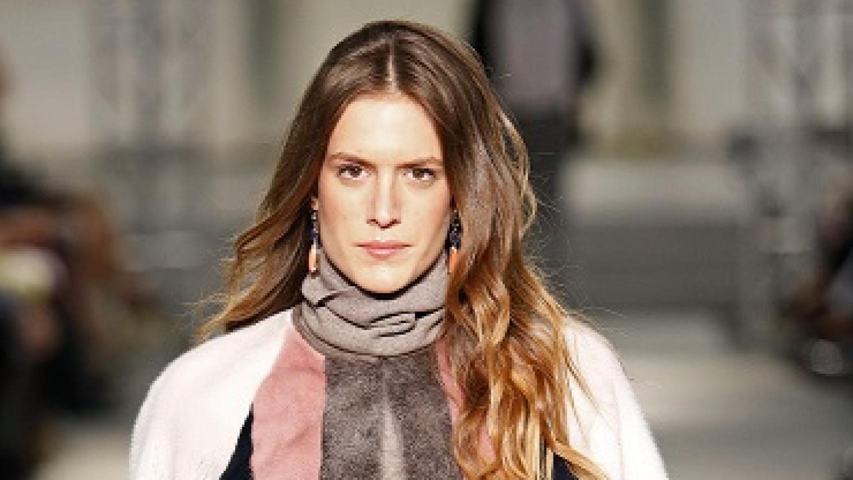 Salida en el desfile de Santiago del Palacio con abrigo de visón rasurado