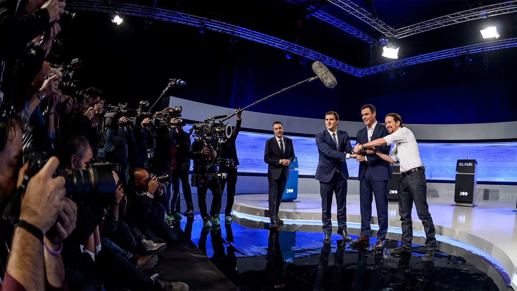 Los candidatos del PSOE, Ciudadanos y Podemos, llegan al debate de El País.