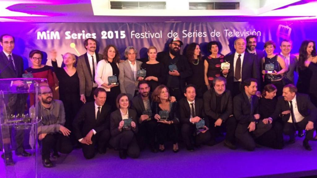 Foto de familia de los premiados (@MIMSeries)