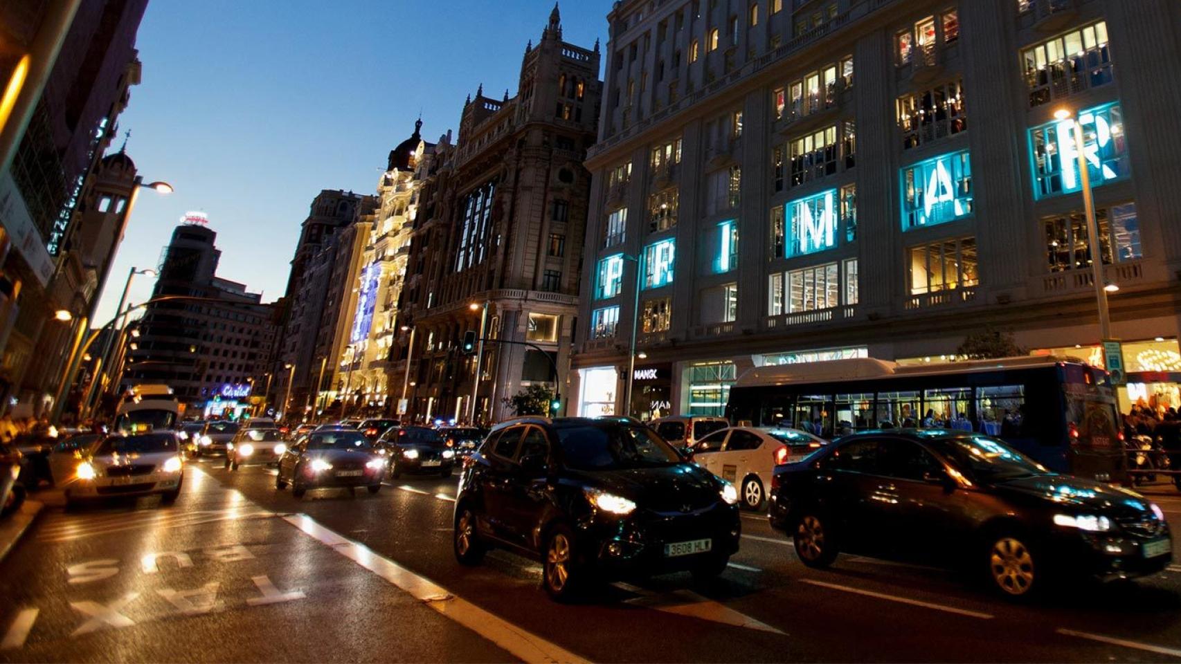 El Ayuntamiento de Madrid restringirá el tráfico en la Gran Vía madrileña.