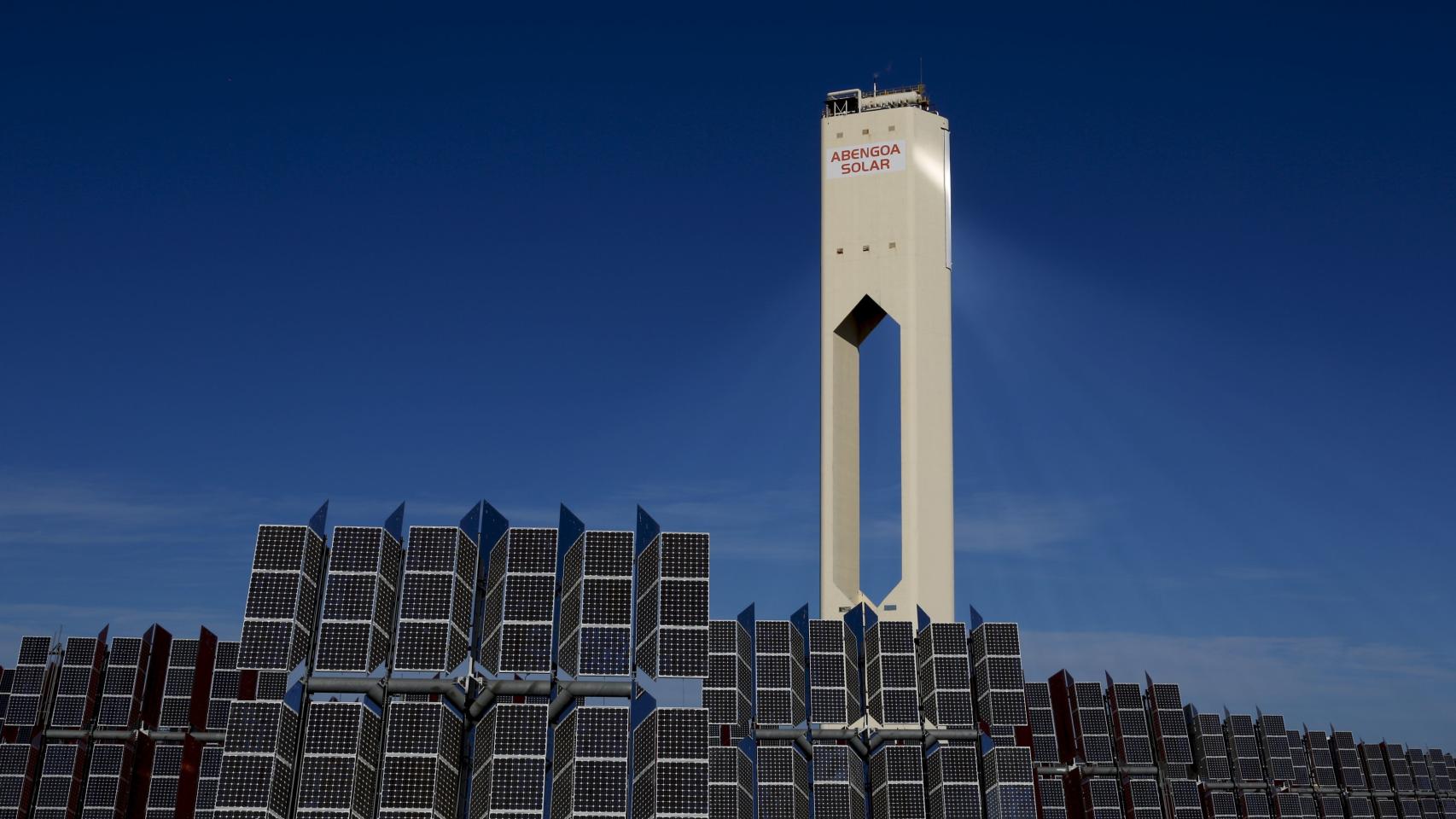 Planta de energía solar de Abengoa en Sanlucar la Mayor.