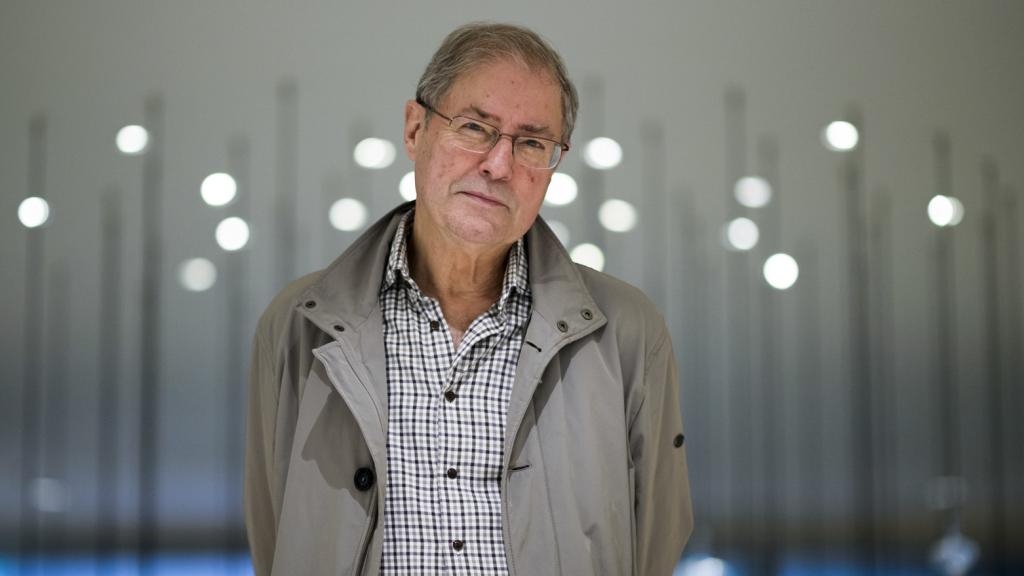 Azúa, escritor, filósofo y periodista, es miembro de la RAE.