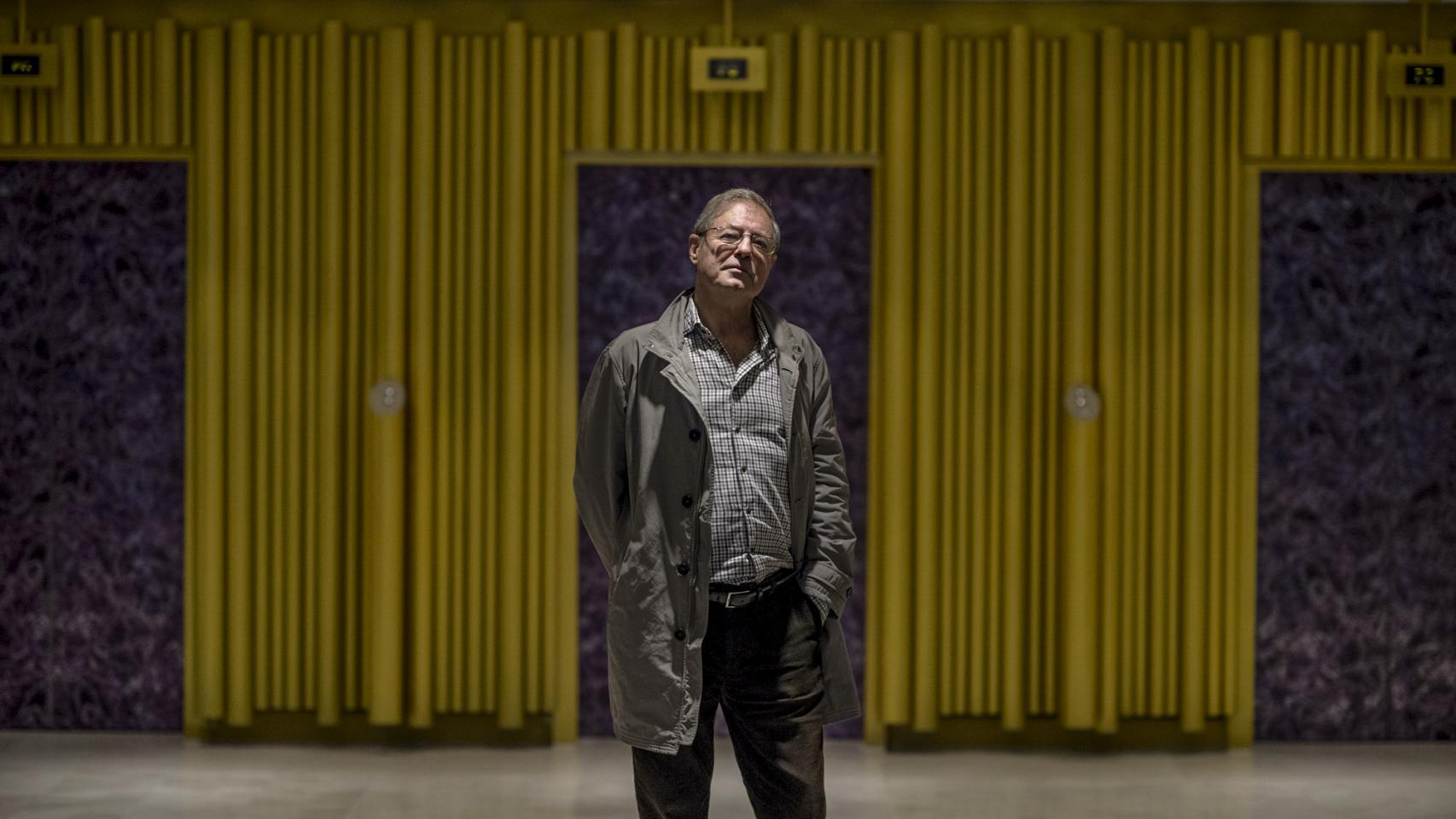 Félix de Azúa es catedrático de Estética