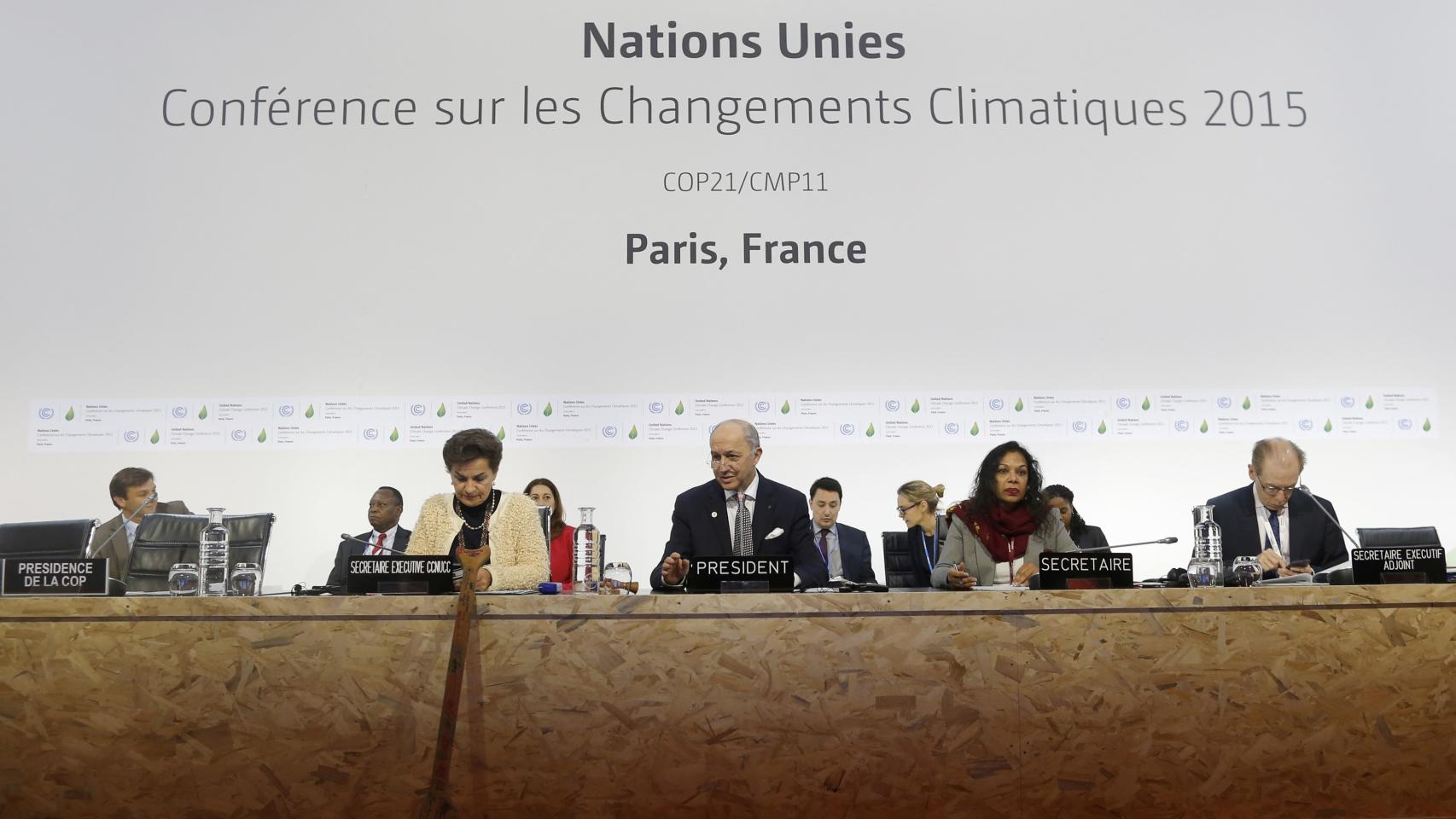 Christiana Figueres y Laurent Fabius presentan el último borrador.