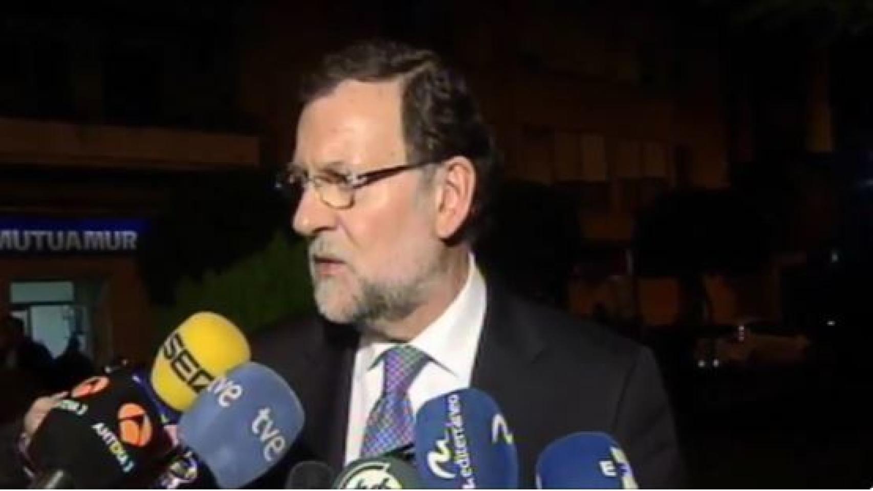 Mariano Rajoy habla a los medios.