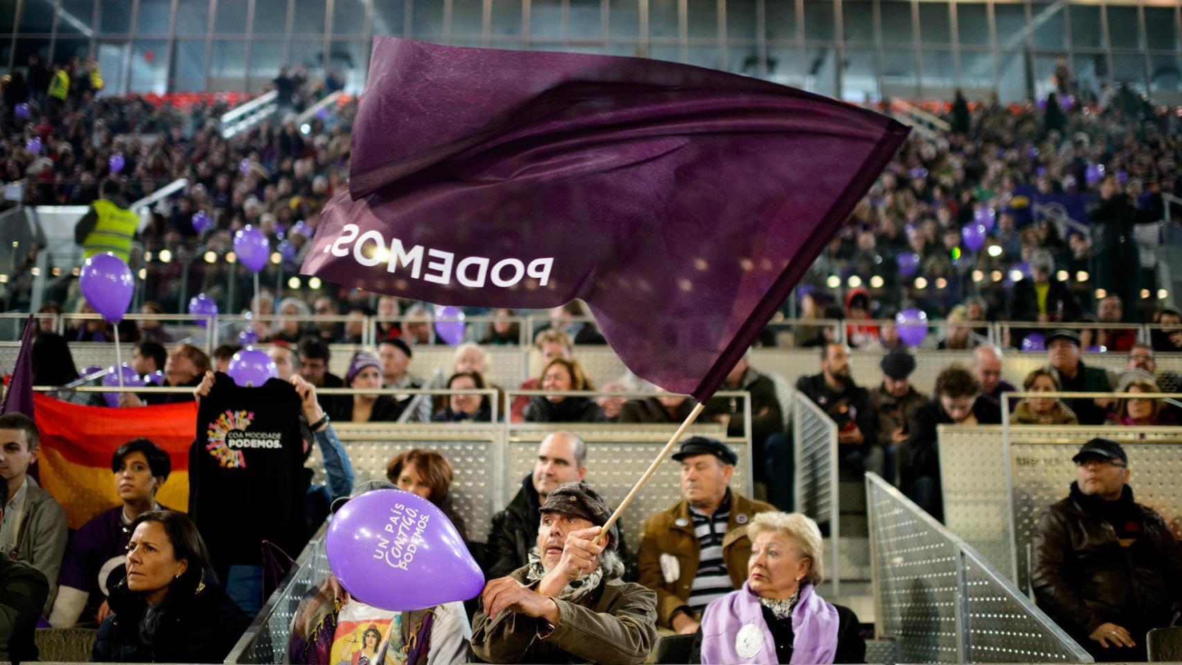 Simpatizantes de Podemos en la Caja Mágica