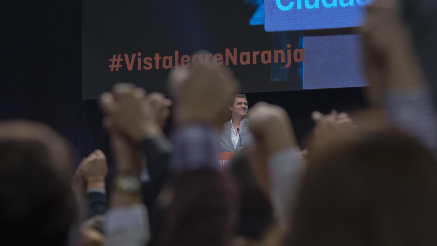 Rivera reunión a 9.000 personas en Vistalegre.