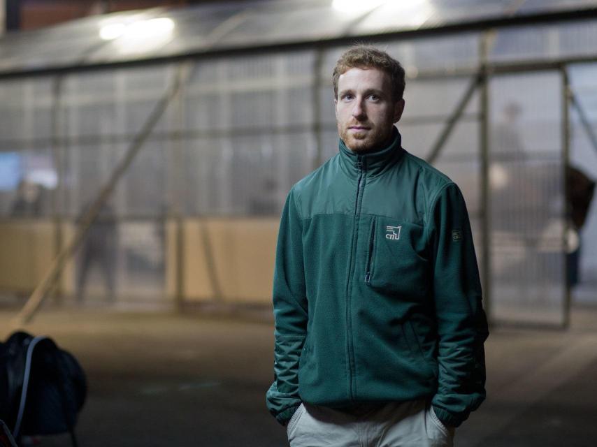 Mikel, encargado de pista durante la competición hípica.