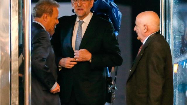 Rajoy llega a la Ecam, donde se celebra el debate.