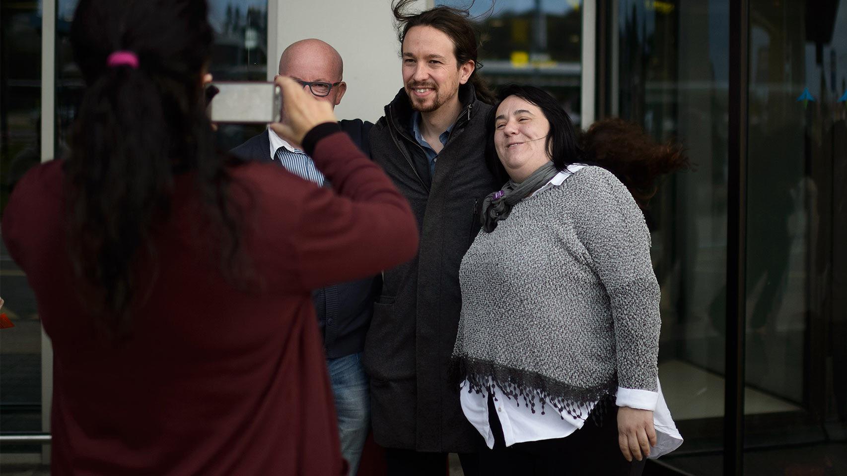 Iglesias, un tímido en el fondo.