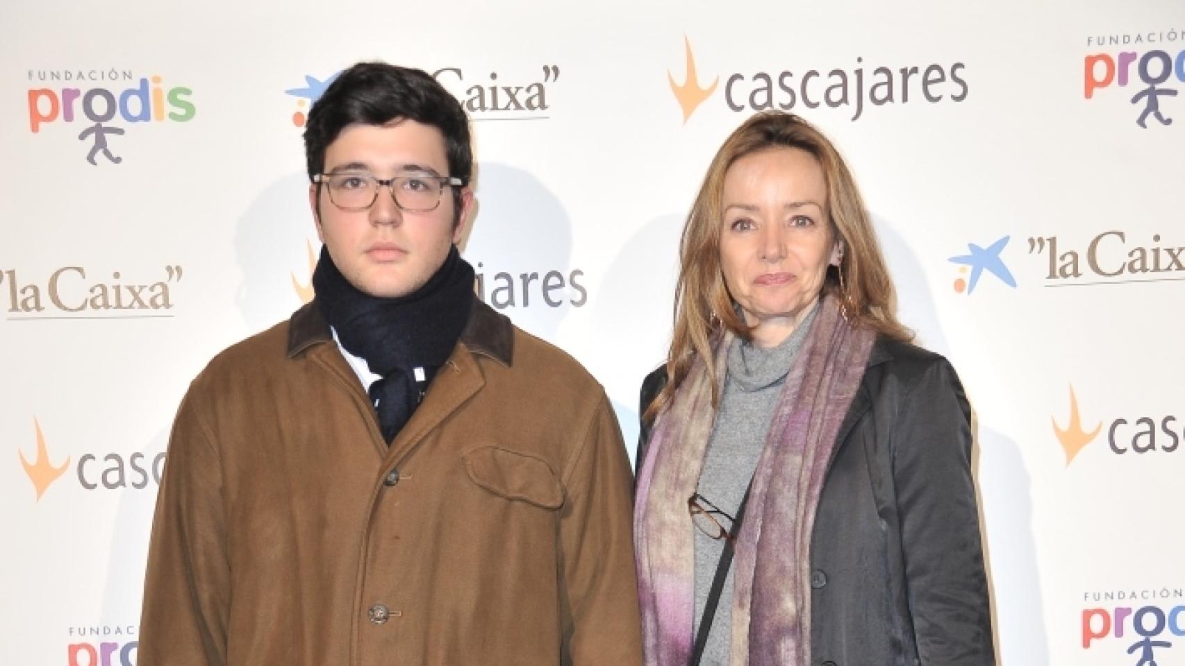 Miriam Ungría y su hijo Boris asistieron a la subasta benéfica en el Hotel Ritz