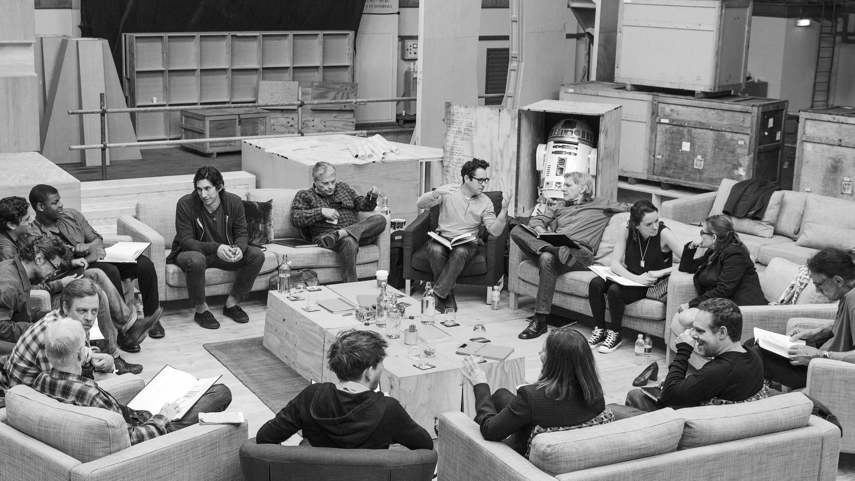 J. J. Abrams y el equipo de Star Wars: el despertar de la fuerza, durante el rodaje