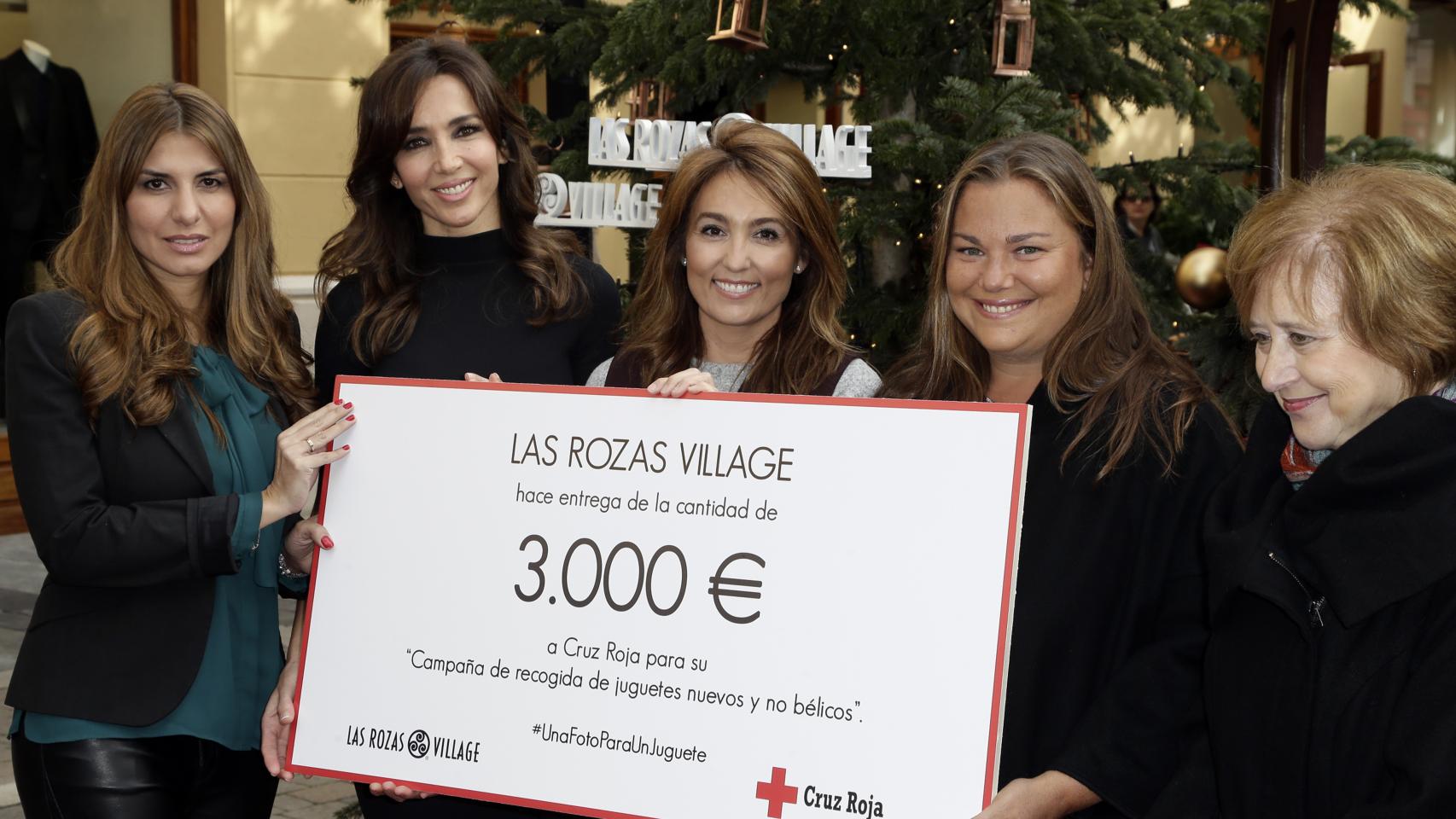 Silvia Casas, Paloma Lago, Marian Camino y Caritina Goyanes han querido apoyar la causa