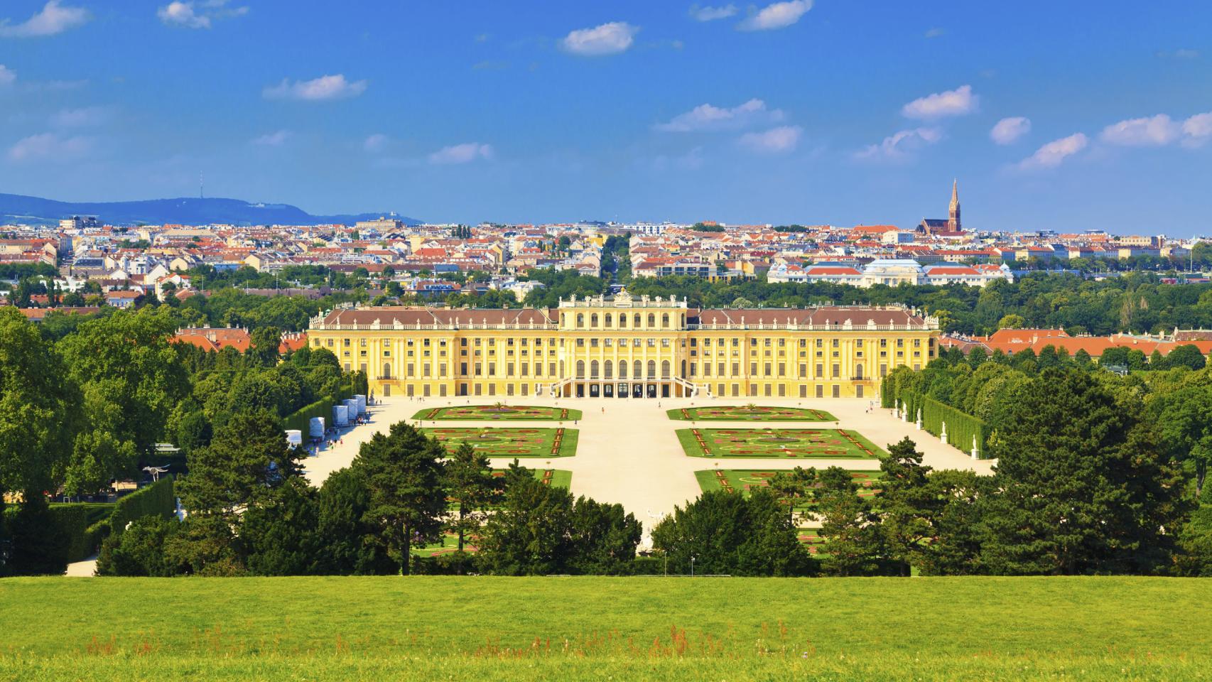 El parque de Schonbrunn en Viena. iStock.