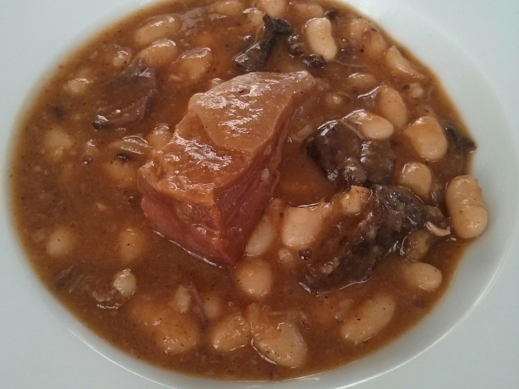 Los platos tradicionales son su especialidad. R.E