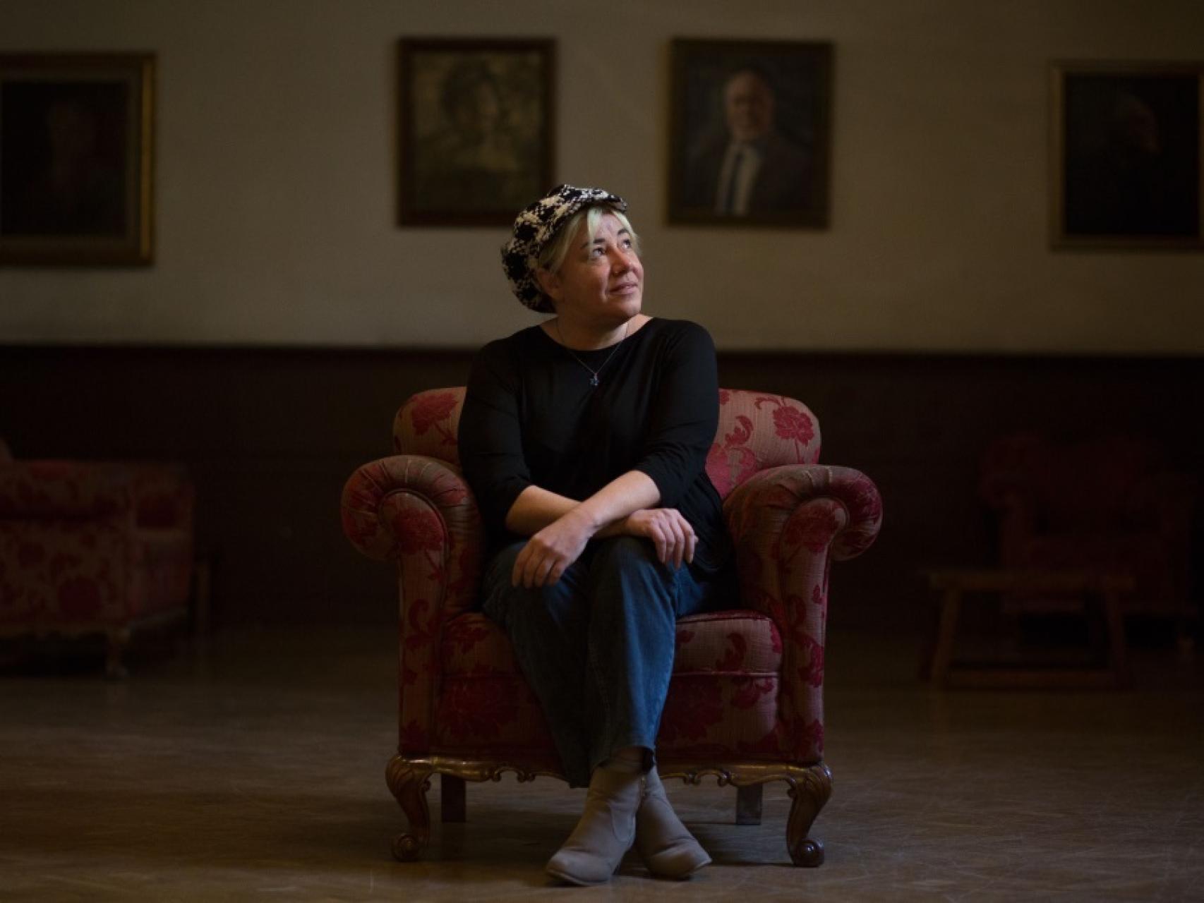 Marga Ferre durante la entrevista en el Ateneo de Madrid.