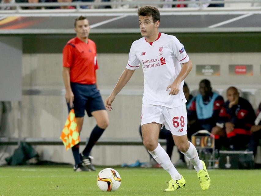 Chirivella en su debut con el Liverpool