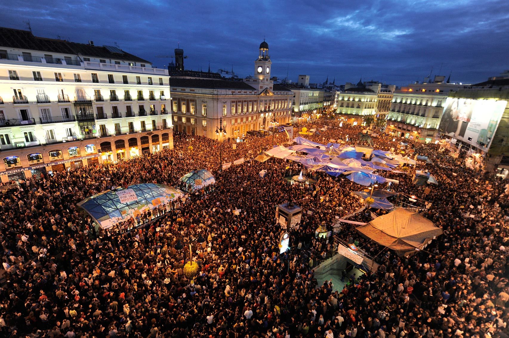 Vista general de Sol durante las protestas den 15M.