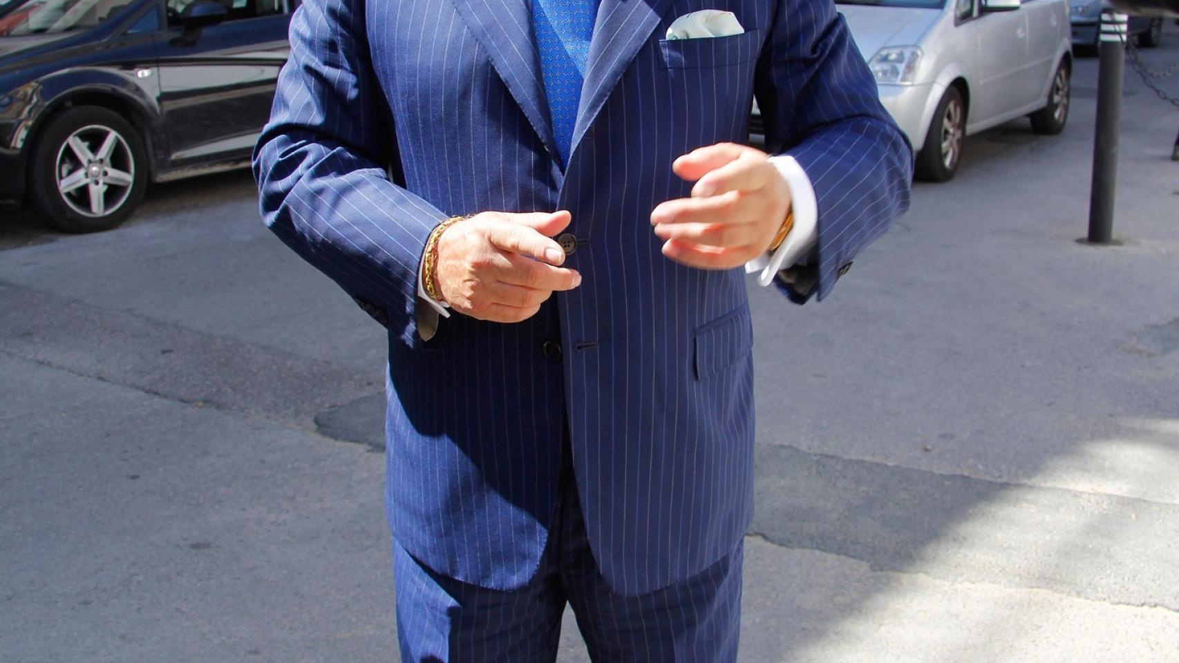 Saavedra siempre excéntrico e impecable