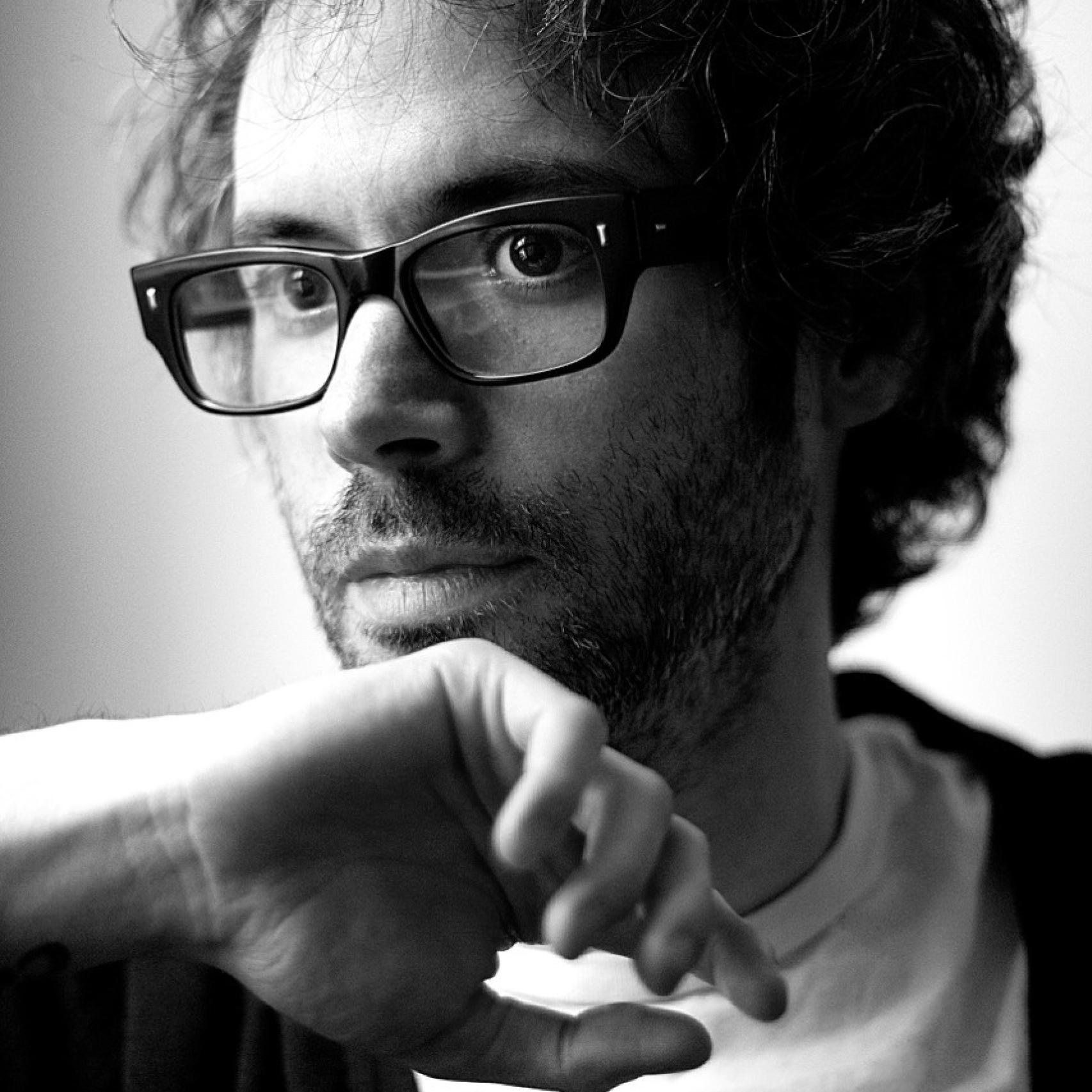 Rhodes, de la violencia a la música.