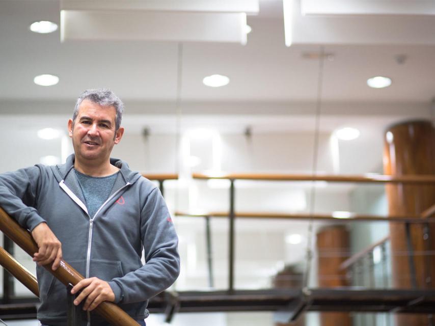 El máximo dirigente de Airbnb, durante la entrevista con EL ESPAÑOL.