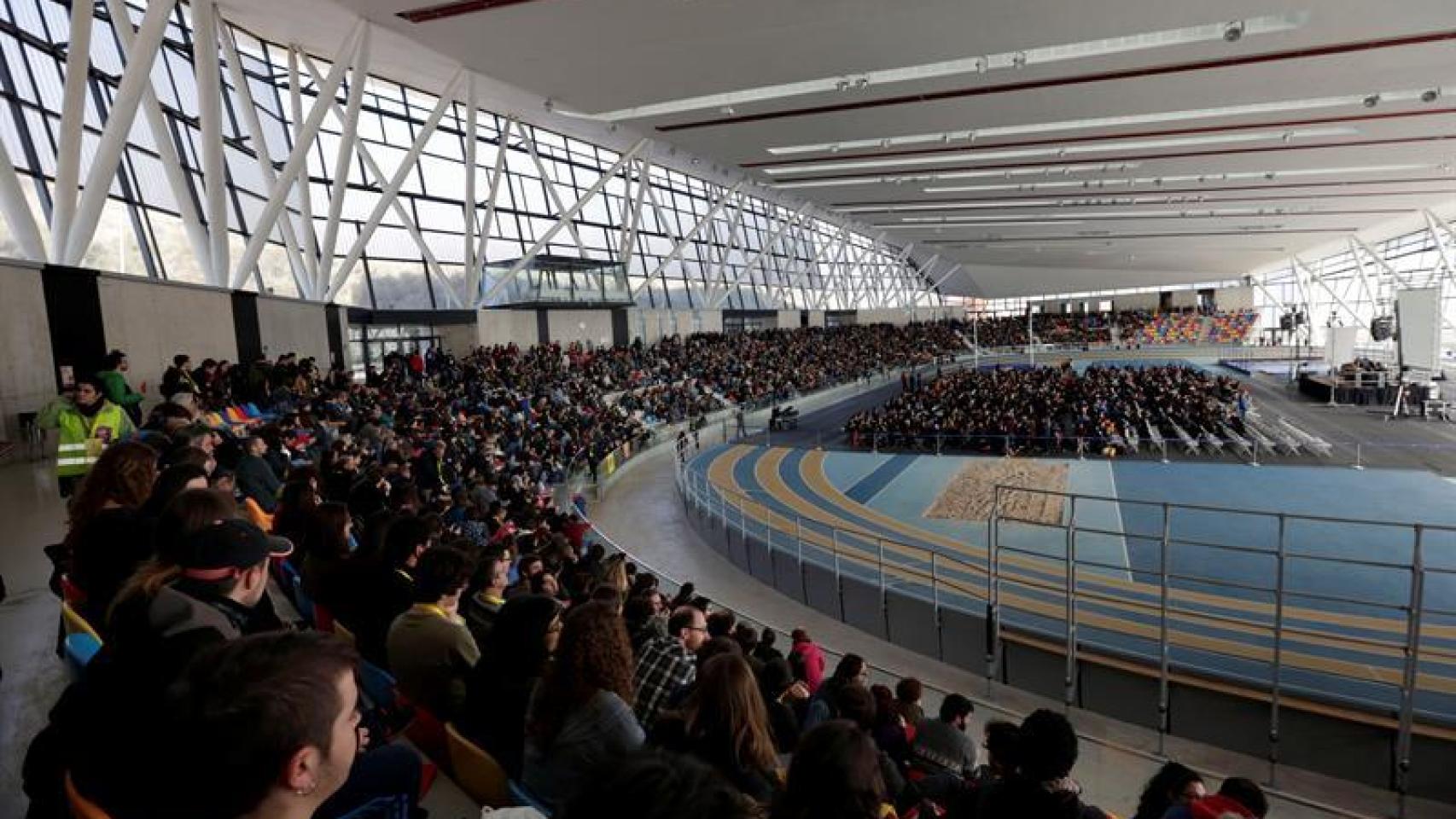 Vista panorámica de la asamblea de la CUP en Sabadell.