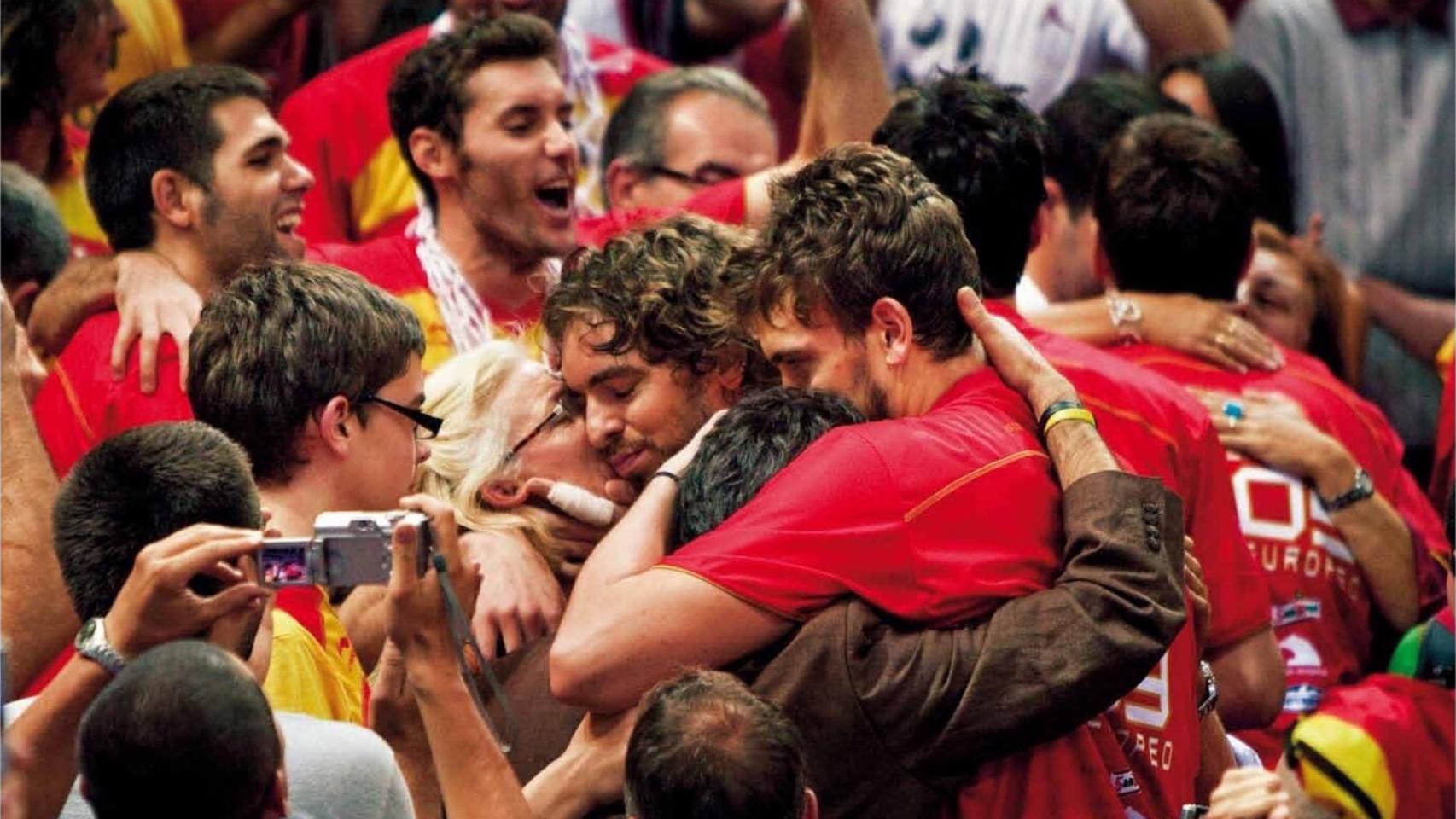 Los Gasol con sus amigos más cercanos.
