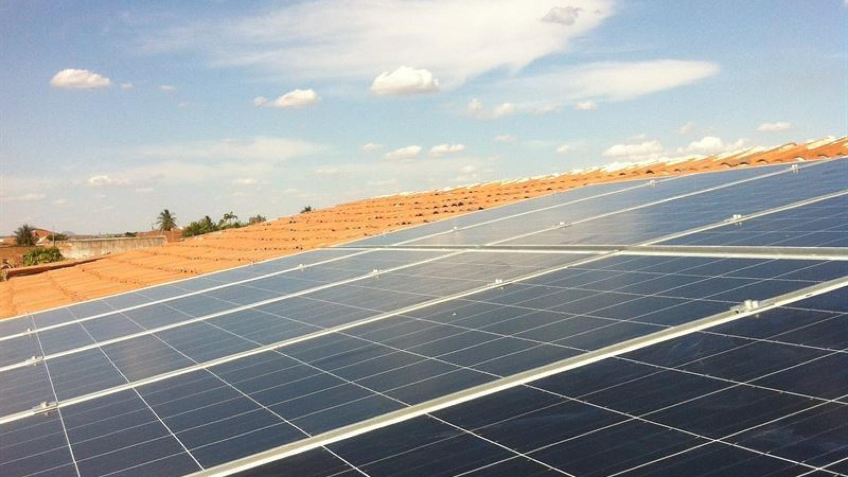 Un parque solar en una imagen de archivo.