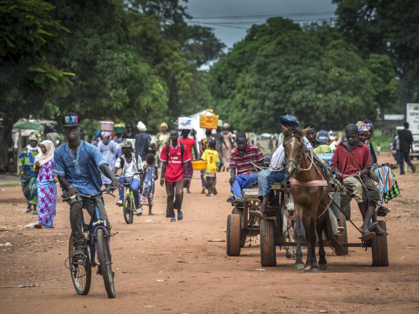 La esperanza de vida en Gambia es de 54 años.